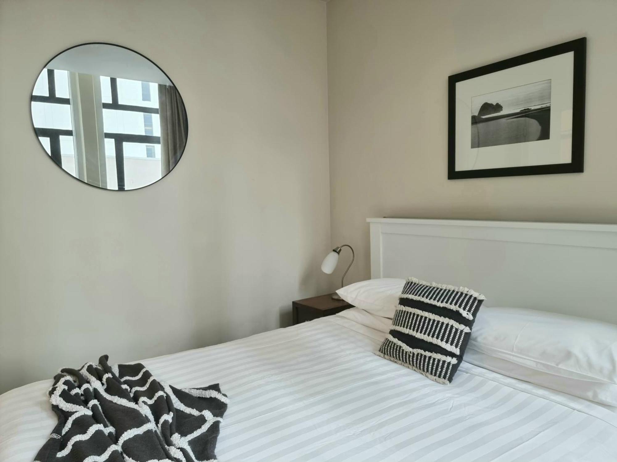 Urban Deco Apartment On Queen Street Auckland Pokój zdjęcie