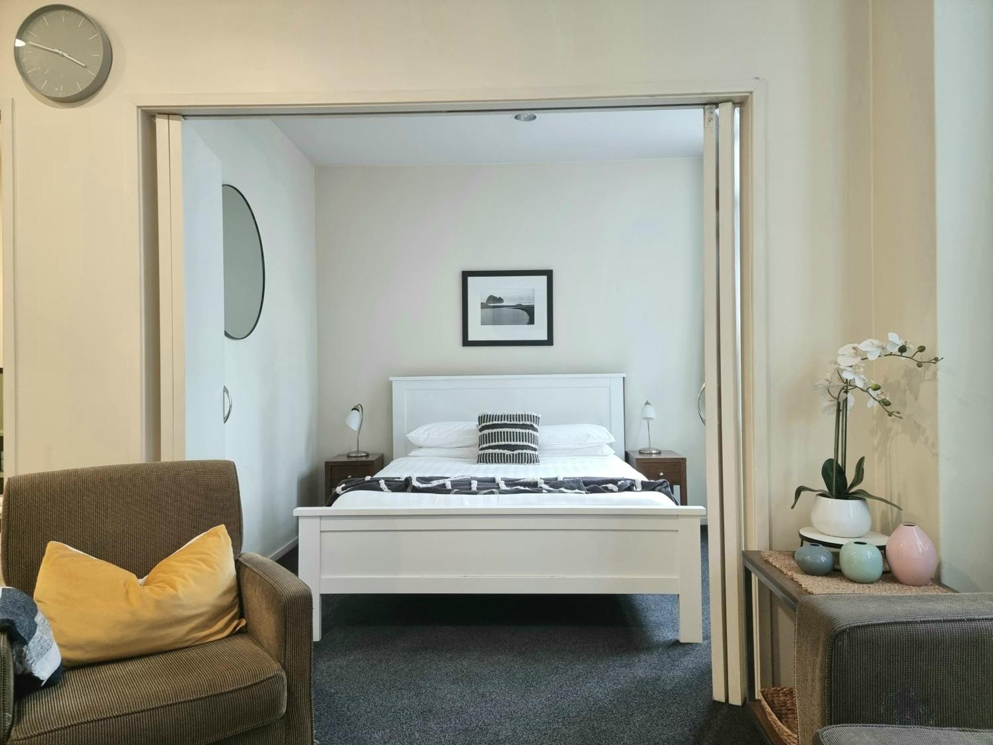 Urban Deco Apartment On Queen Street Auckland Pokój zdjęcie