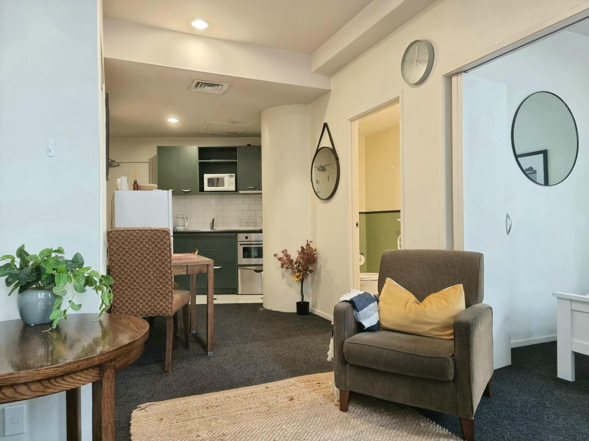 Urban Deco Apartment On Queen Street Auckland Pokój zdjęcie
