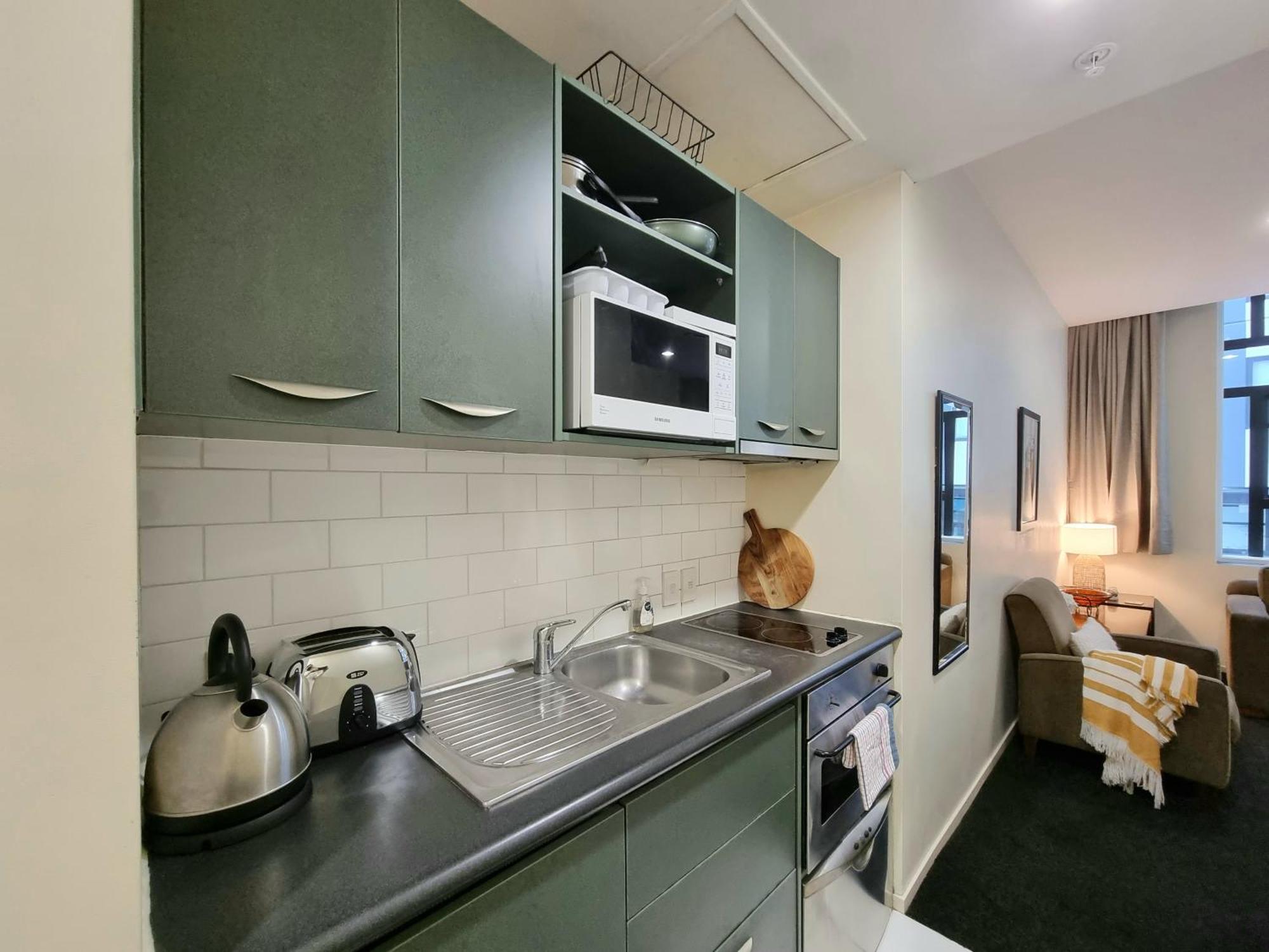 Urban Deco Apartment On Queen Street Auckland Pokój zdjęcie